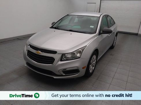 Used 2015 Chevrolet Cruze LS FWD image 1