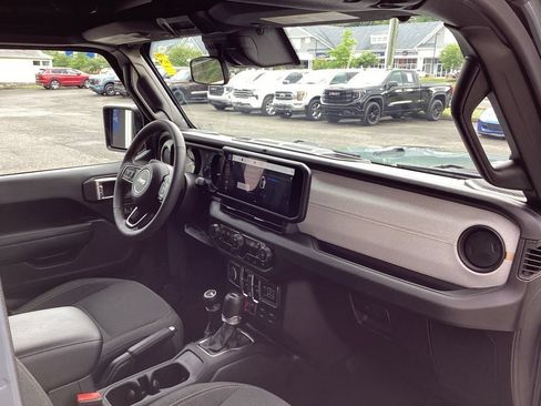 Used 2024 Jeep Wrangler Unlimited AWD/4WD image 59