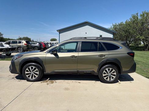 Certified 2024 Subaru Outback Premium AWD/4WD image 3