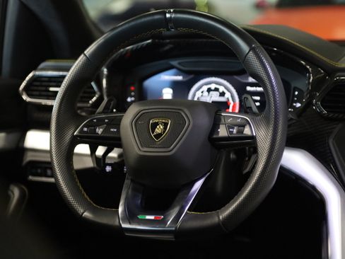 Used 2019 Lamborghini Urus AWD/4WD image 27