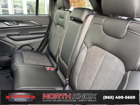 New 2025 Jeep Grand Cherokee Altitude image 16