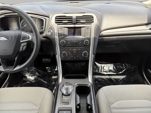Used 2018 Ford Fusion S FWD image 13