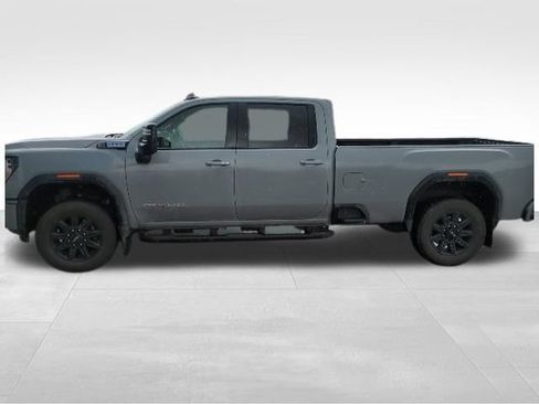 Used 2025 GMC Sierra 3500 AT4 w/ AT4 Premium Plus Package AWD/4WD image 2