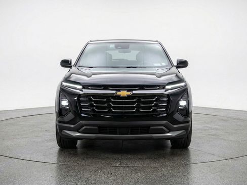 Used 2025 Chevrolet Equinox LT FWD image 2
