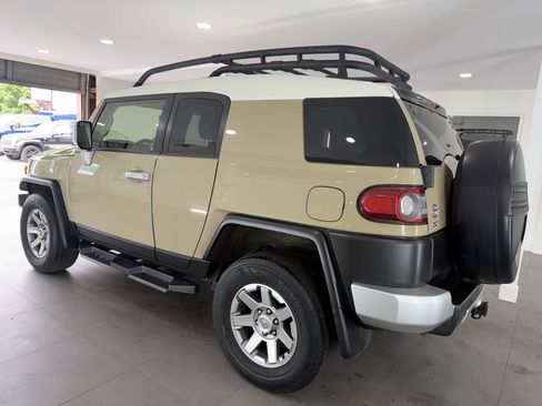 Used 2014 Toyota FJ Cruiser 4WD w/ Upgrade Package image 13