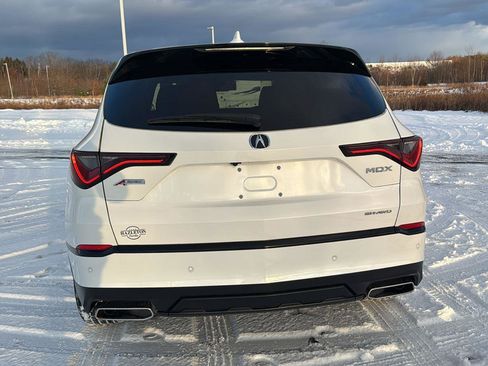 Used 2023 Acura MDX A-Spec image 9