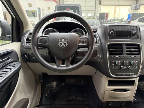 Used 2015 Dodge Grand Caravan SE w/ Quick Order Package 29E SE FWD image 21