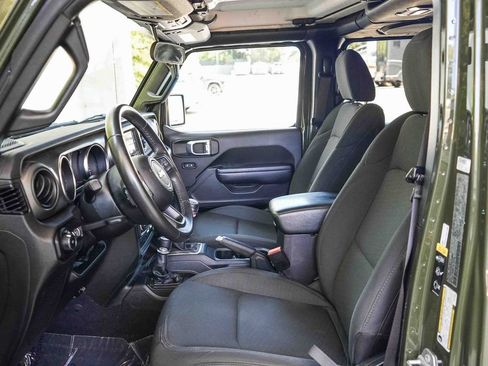 Used 2022 Jeep Wrangler Unlimited Sport AWD/4WD image 16