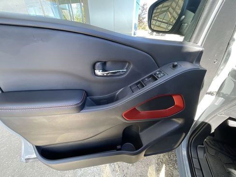 Used 2025 Nissan Frontier PRO-4X w/ Pro Convenience Package image 21