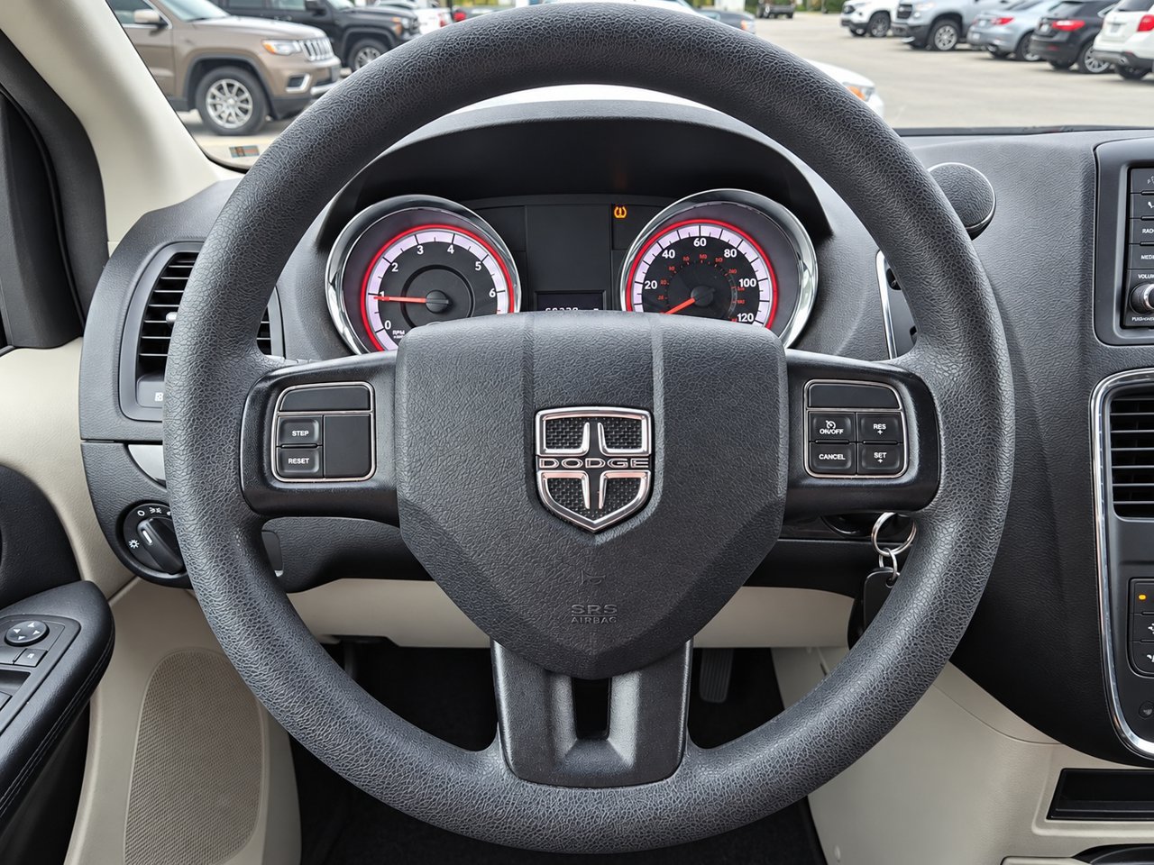 Used 2019 Dodge Grand Caravan SE FWD image 18