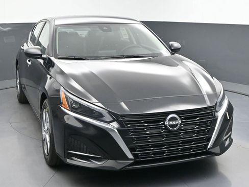 New 2025 Nissan Altima 2.5 S FWD image 2