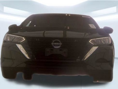 Used 2025 Nissan Sentra SV FWD image 11