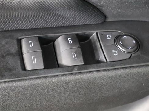 Used 2024 Chevrolet Equinox EV RS FWD image 19