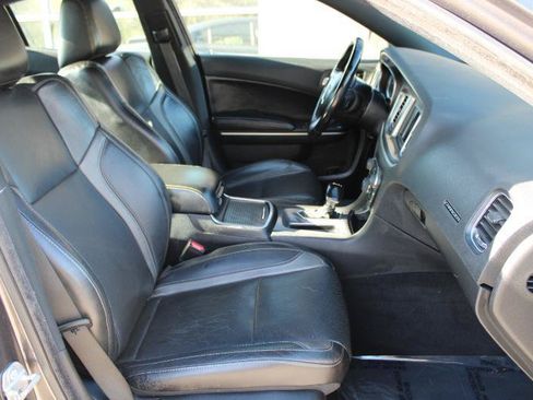 Used 2020 Dodge Charger SXT w/ Leather Interior Group RWD image 10