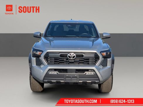 Used 2024 Toyota Tacoma TRD Off-Road AWD/4WD image 3