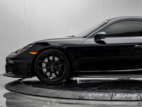 Used 2021 Porsche 718 Cayman GT4 RWD image 9