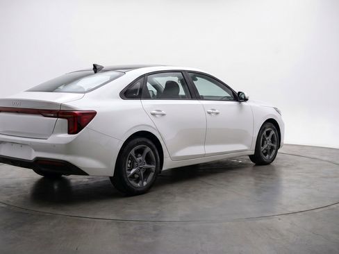 Used 2025 Kia K4 LXS FWD image 9