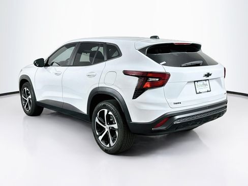 Used 2025 Chevrolet Trax RS w/ Driver Confidence Package FWD image 5