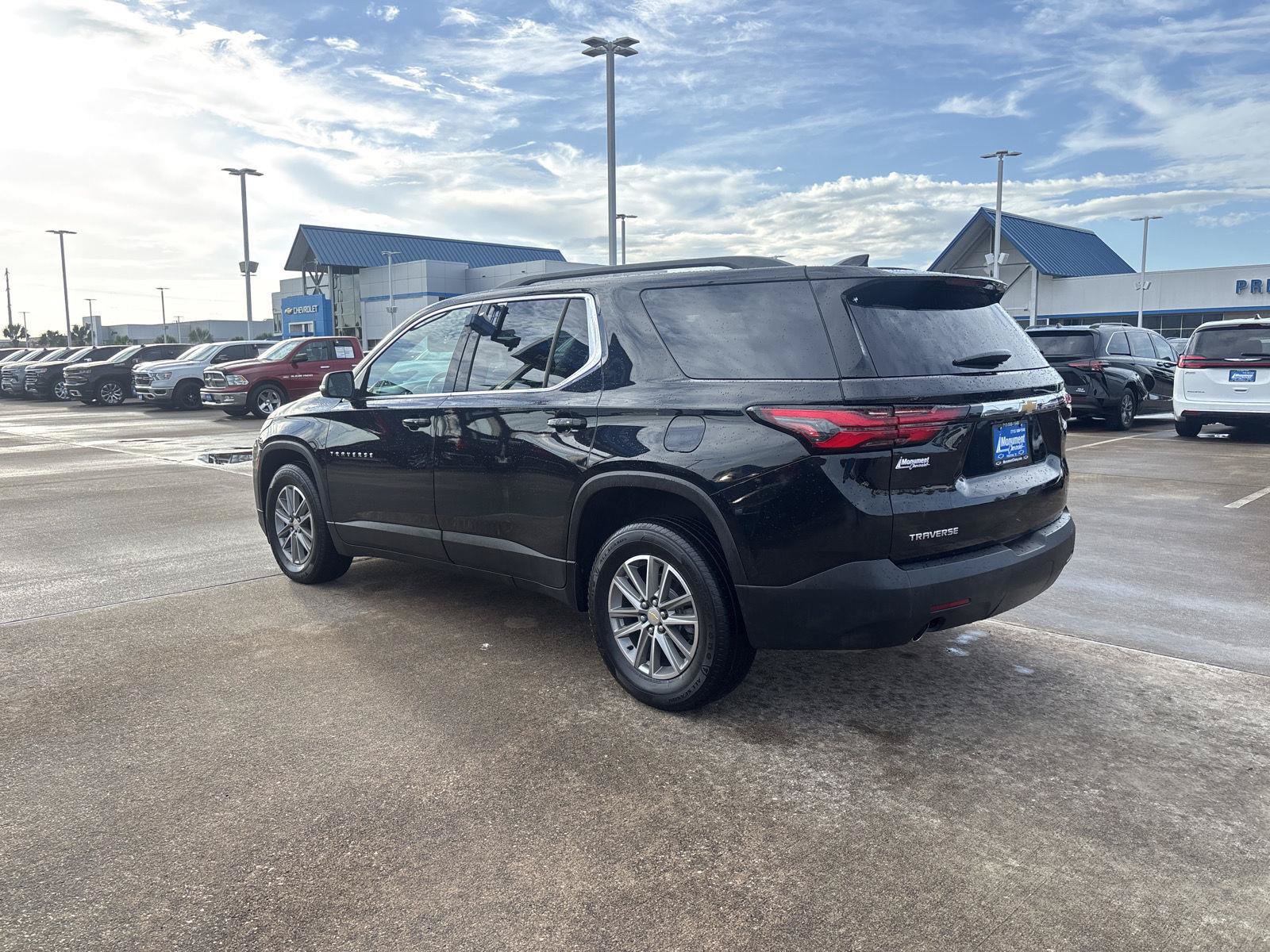 Used 2023 Chevrolet Traverse LT AWD/4WD image 19