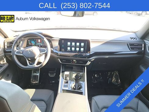 Used 2024 Volkswagen Atlas Cross Sport SEL R-Line AWD/4WD image 9