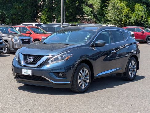 Used 2018 Nissan Murano S image 9