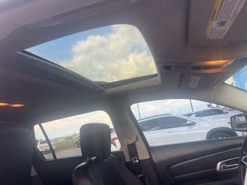 Used 2017 GMC Terrain SLT w/ Open Road Package image 10