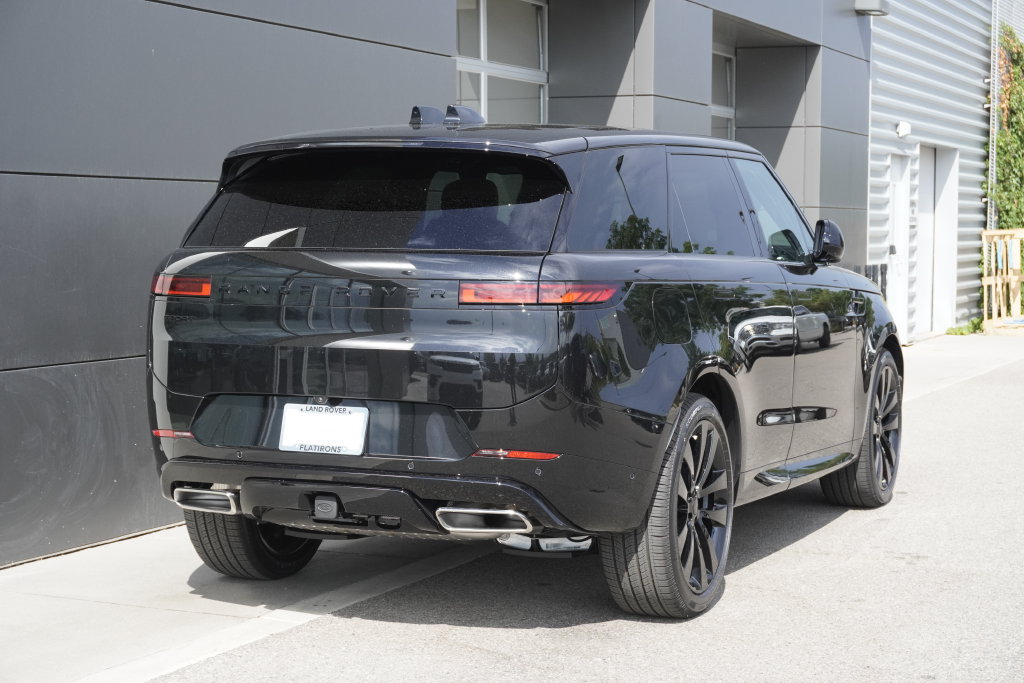 New 2026 Land Rover Range Rover Sport Dynamic SE AWD/4WD image 2