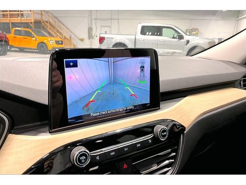 Used 2021 Ford Escape Titanium w/ Titanium Premium Package image 23