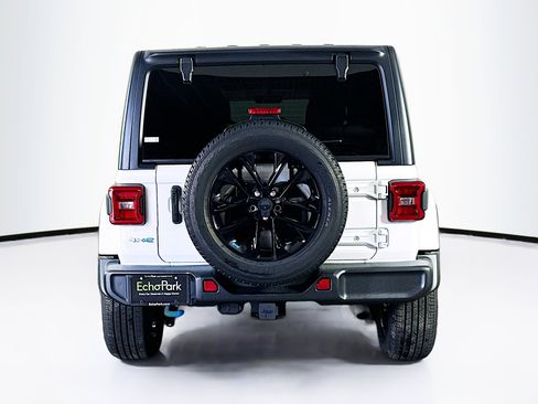 Used 2023 Jeep Wrangler Unlimited Sahara w/ Cold Weather Group AWD/4WD image 7