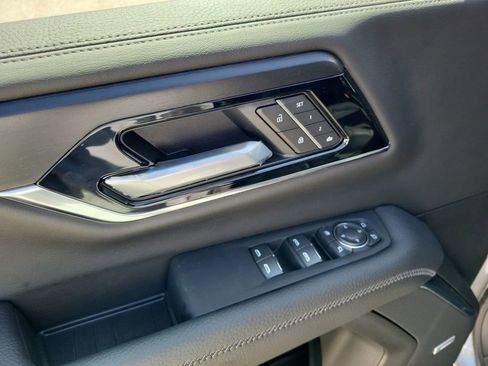 New 2026 GMC Yukon Denali w/ Sun & Power Step Package AWD/4WD image 15