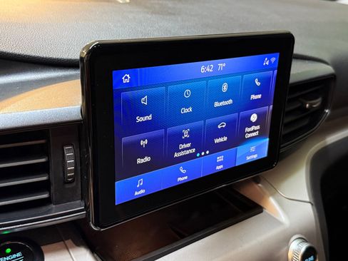 Used 2020 Ford Explorer XLT image 28