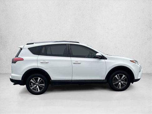 Used 2018 Toyota RAV4 XLE image 4