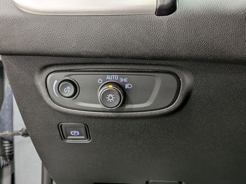 Used 2023 GMC Terrain SLE w/ Driver Convenience Package image 21