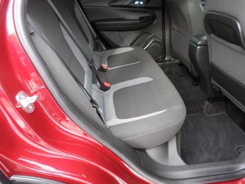 Used 2022 Chevrolet TrailBlazer LT w/ LPO, Blackout Package image 39