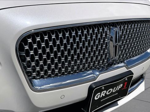 Used 2018 Lincoln Continental Reserve FWD image 29