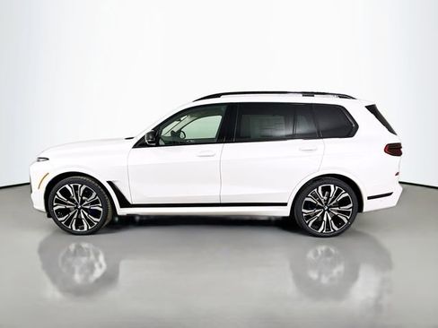 New 2026 BMW X7 M60i image 4