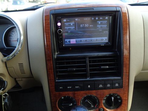 Used 2007 Ford Explorer Eddie Bauer image 19