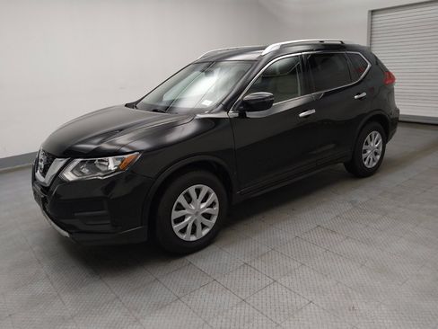 Used 2017 Nissan Rogue S w/ S Appearance Package FWD image 2