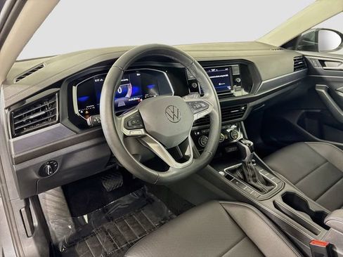 Certified 2024 Volkswagen Jetta SE FWD image 9