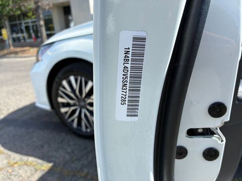 Used 2025 Nissan Altima 2.5 SV image 29