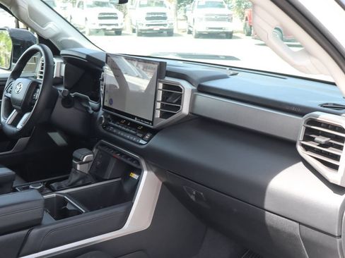 Used 2024 Toyota Tundra Limited AWD/4WD image 50