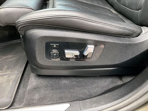 Used 2024 BMW X7 xDrive40i w/ Executive Package AWD/4WD image 28