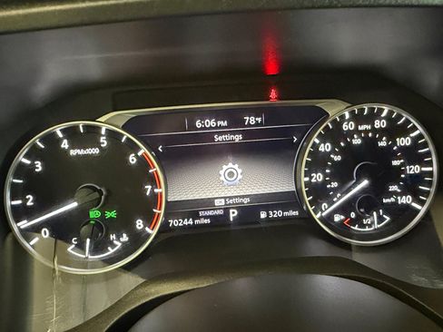 Used 2024 Nissan Rogue S FWD image 19
