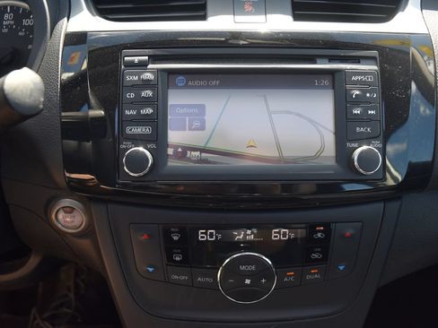 Used 2018 Nissan Sentra SV w/ Premium Package (P01) FWD image 16