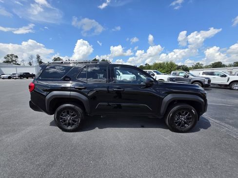Used 2025 Toyota 4Runner SR5 AWD/4WD image 7