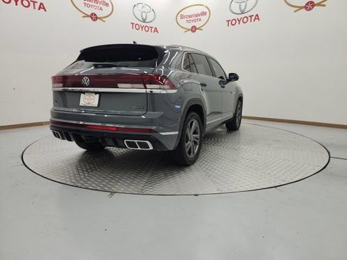 Used 2024 Volkswagen Atlas Cross Sport SEL R-Line AWD/4WD image 8