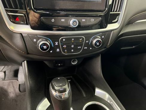 Used 2019 Chevrolet Traverse Premier image 21