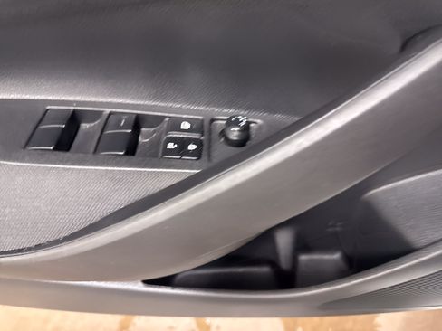 Used 2025 Toyota Corolla LE FWD image 22