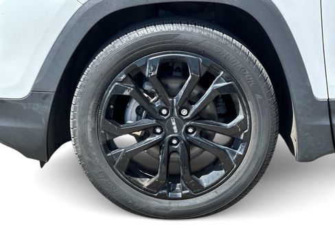 Used 2021 GMC Terrain SLE w/ Driver Convenience Package FWD image 8