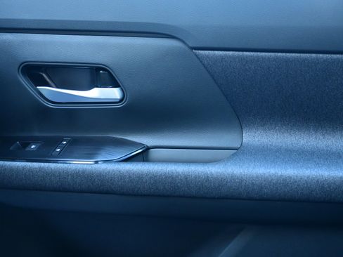 New 2026 Nissan Kicks SV w/ SV Premium Package image 28